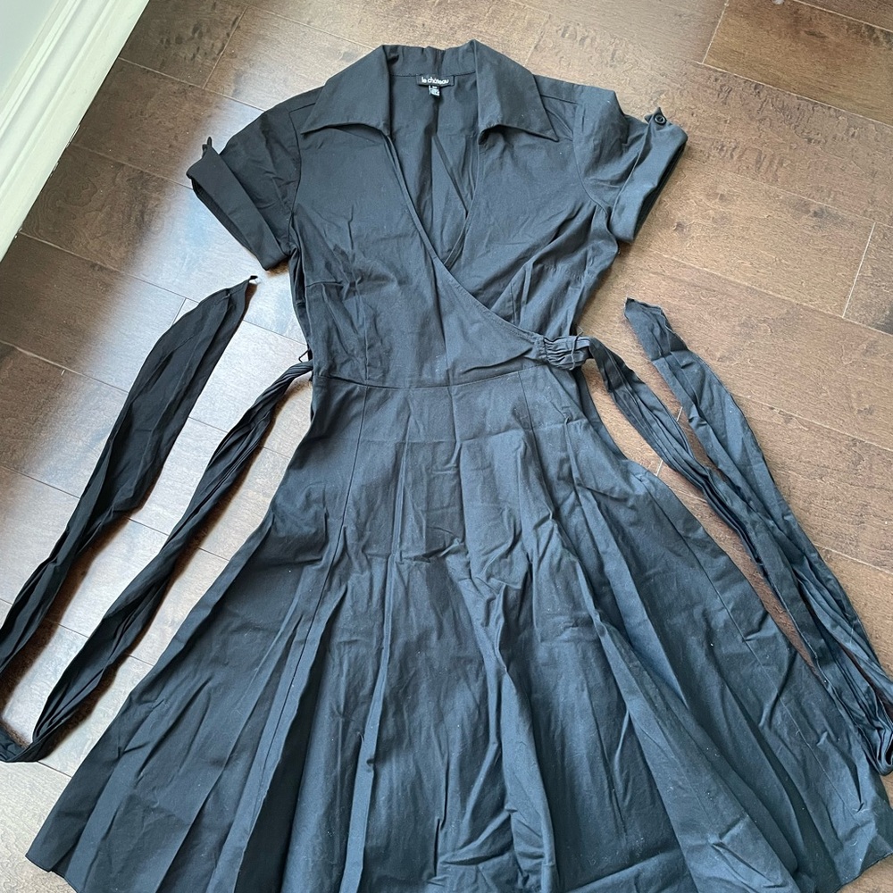 Le Chateau size small black collar short sleeve midi dress